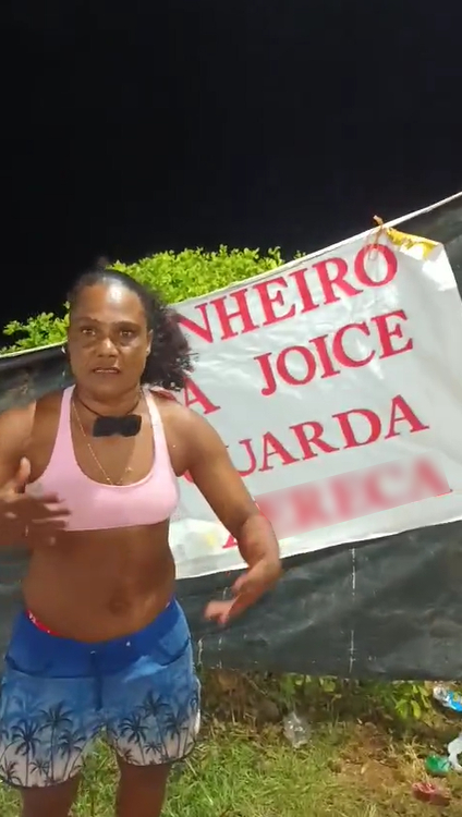 Empreendedora inova  e cria banheiro improvisado para mulheres no Carnaval de Salvador por Yan Inácio/CORREIO 