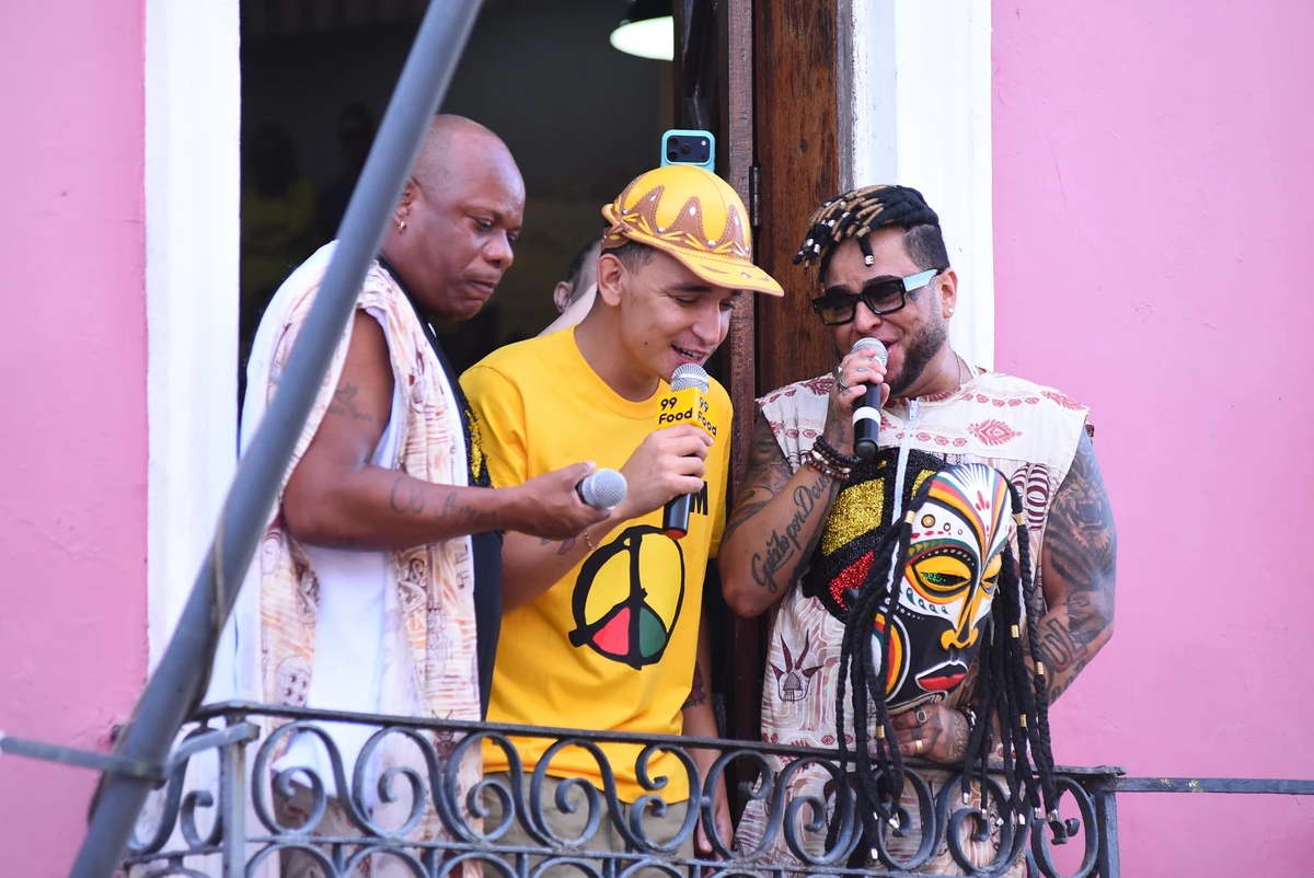 João Gomes canta com Olodum no Pelourinho
