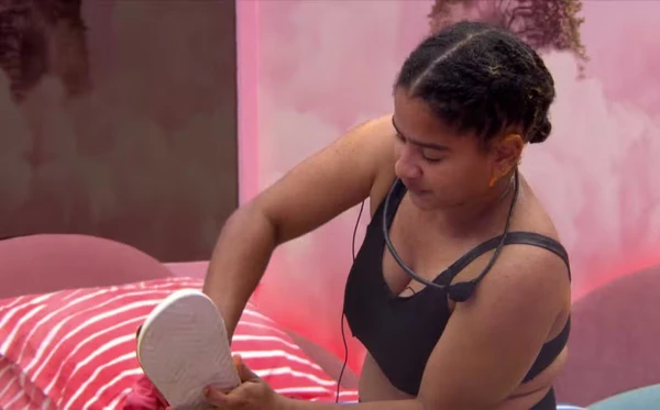 Milena se 'vingou' após ser eliminada da Prova do Líder por Alberto Cowboy