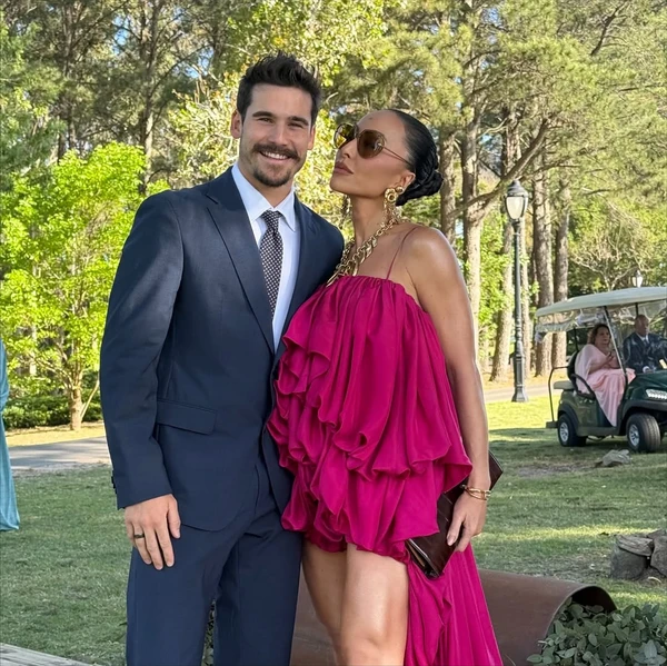 Nicolas Prattes e Sabrina Sato por Reprodução/Instagram