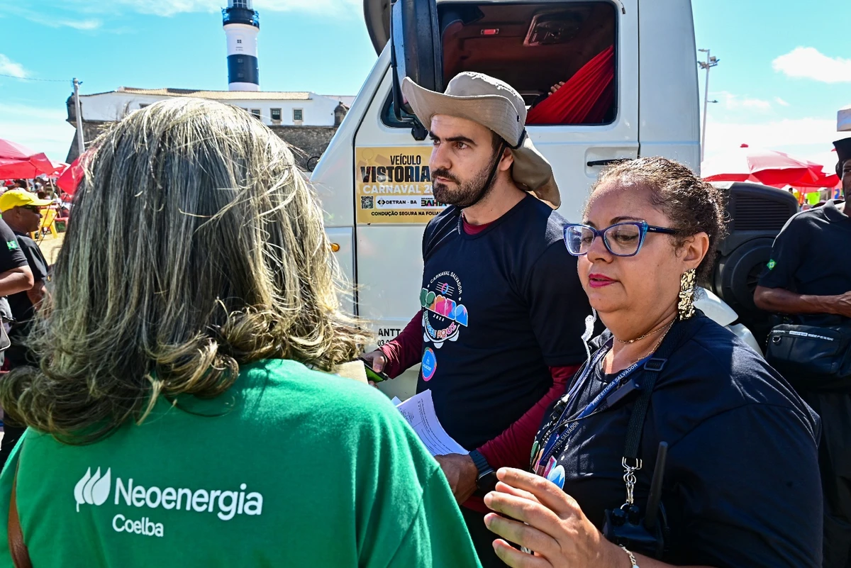 Prefeitura e Coelba intensificam fiscalização para coibir uso de serpentinas e evitar danos na rede elétrica