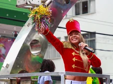Imagem - Com homenagem a Xuxa, Carla Perez se despede do Algodão Doce no Carnaval de Salvador