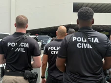 Imagem - Trio é preso por fraudar máquina de cartão e causar prejuízo de R$ 10 mil na compra de abadás