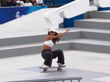 Imagem - Rayssa Leal estreia em 2026 com vaga na final da SLS em Sydney