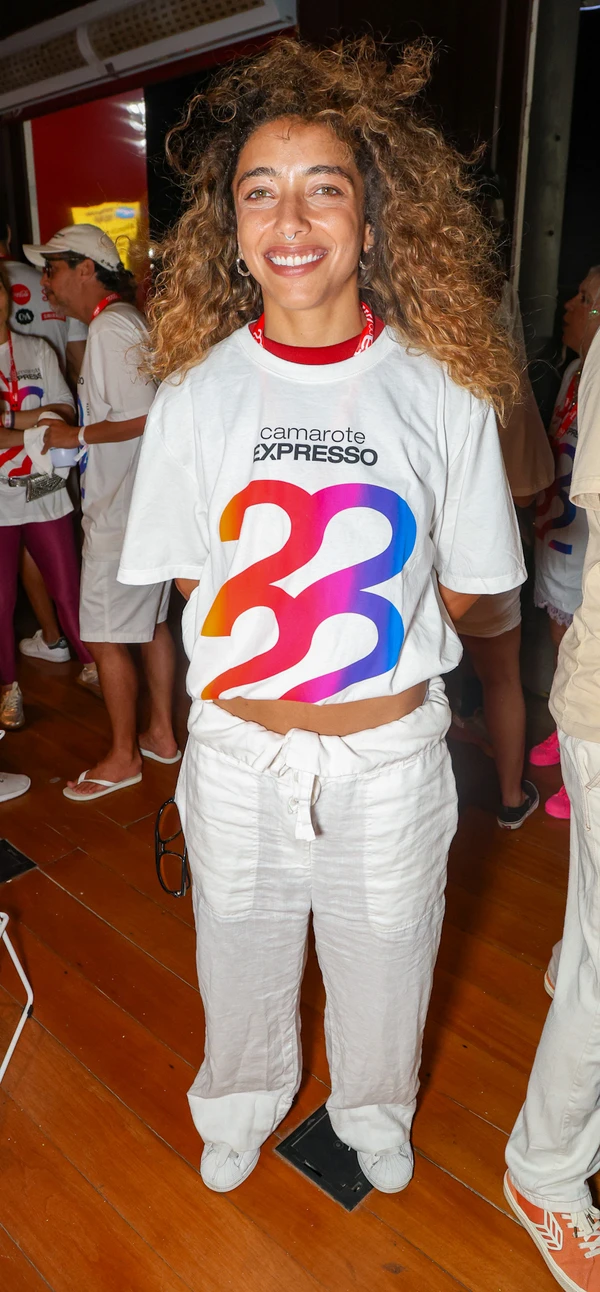 Alice Carvalho por Tomzé Fonseca/ Agnews