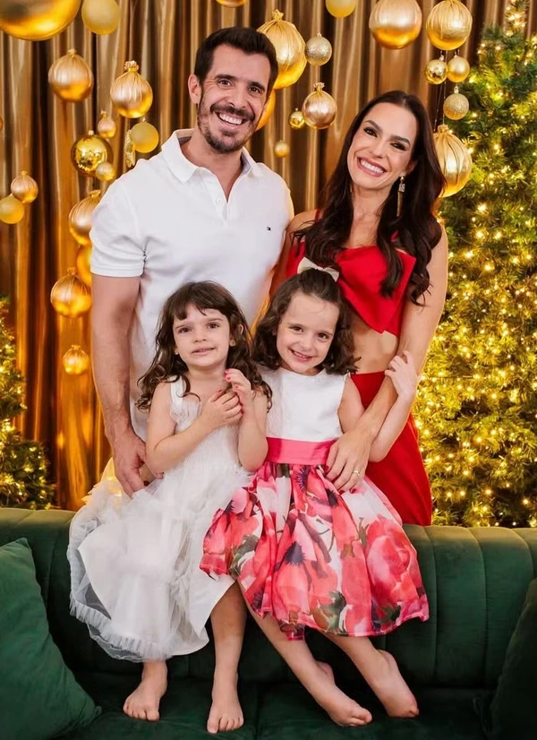 Aline Rosado participou do grupo entre 2005 e 2008. Atualmente, vive em Ribeirão Preto, no interior de São Paulo, onde atua como influenciadora e empresária no ramo de organização de eventos por Reprodução