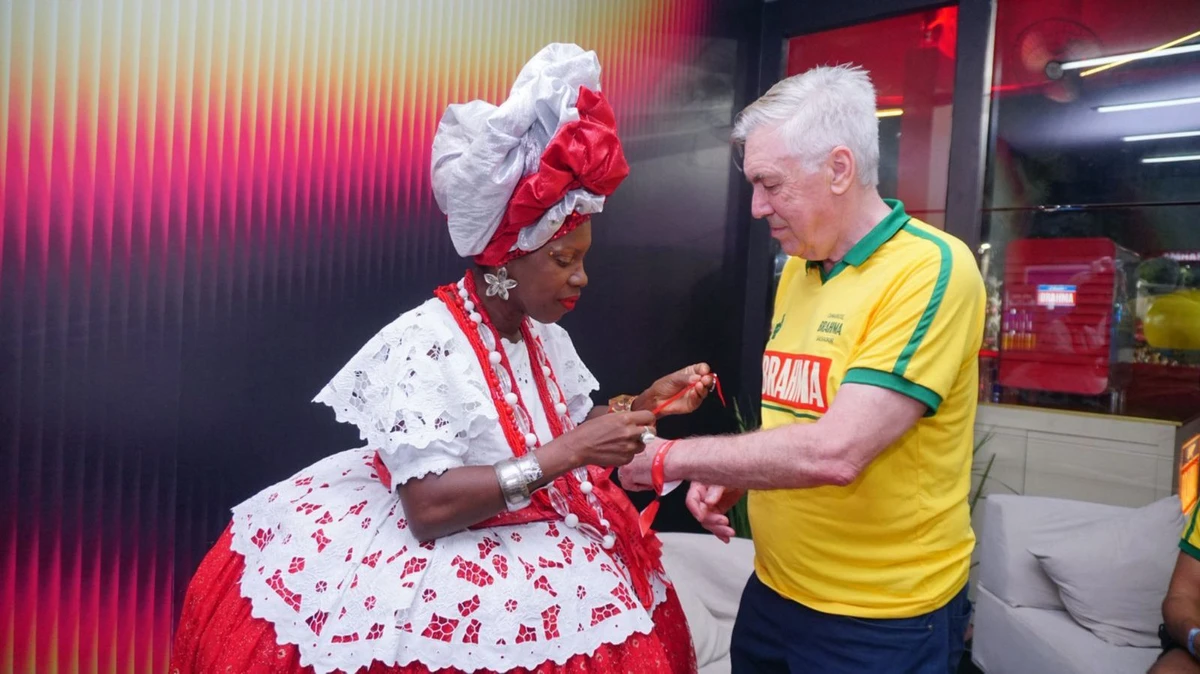 Ancelotti promete o Hexa durante o Carnaval de Salvador por Divulgação/Brahma