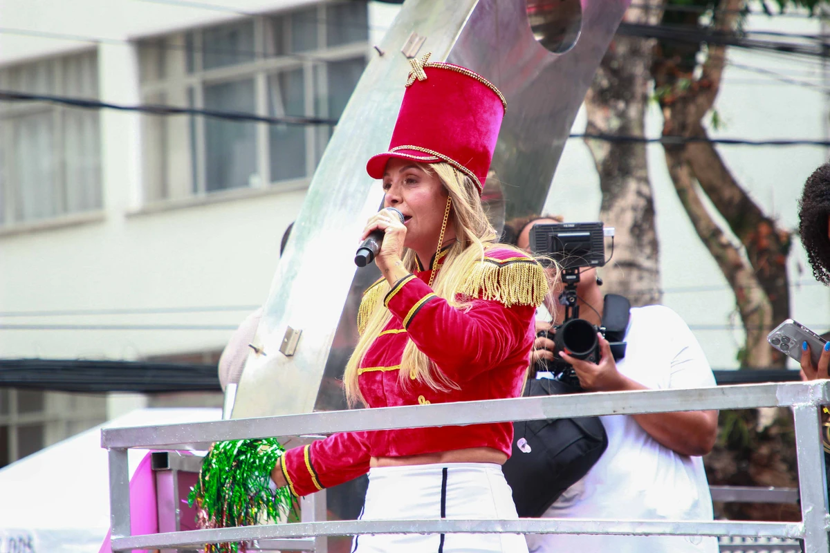 Carla Perez comanda o trio Pipoca Doce por Vitor Santos/AgNews