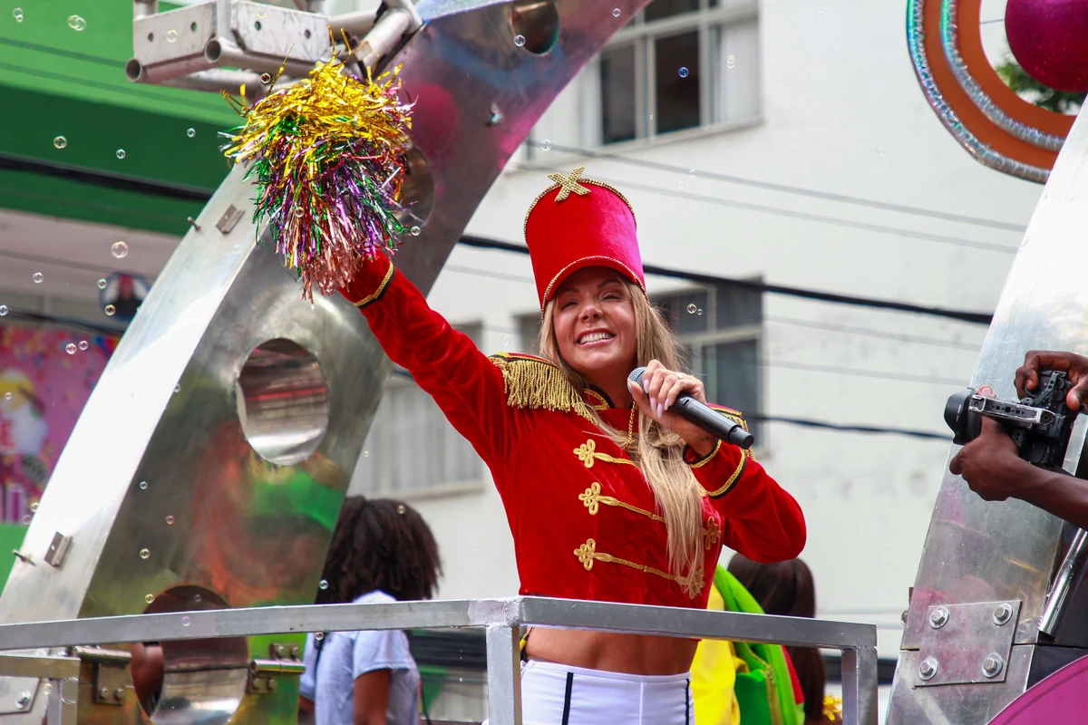 Carla Perez comanda o trio Pipoca Doce por Vitor Santos/AgNews