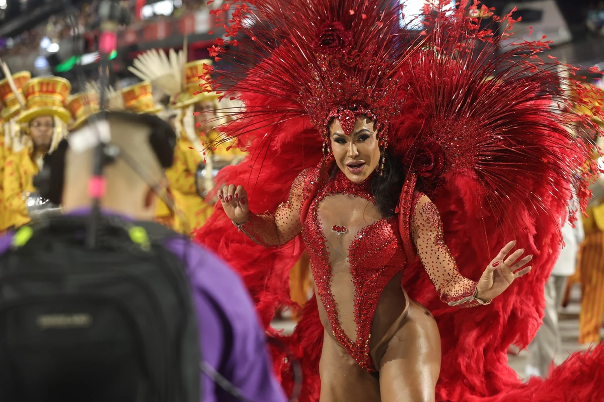 Gracyanne Barbosa por Anderson Bordê / AgNews