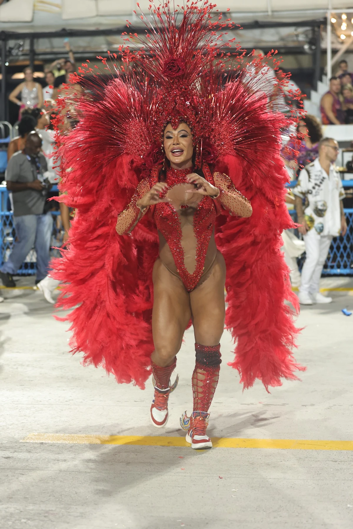 Gracyanne Barbosa por Anderson Bordê / AgNews