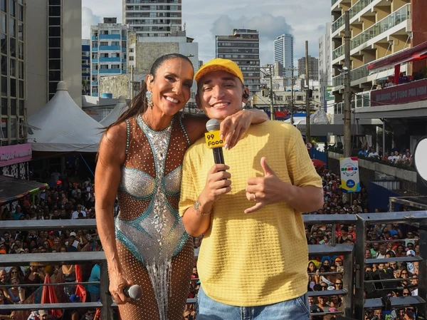 João Gomes admite nervosismo e surpreende Ivete Sangalo ao cantar em trio por WEBERT BELICIO