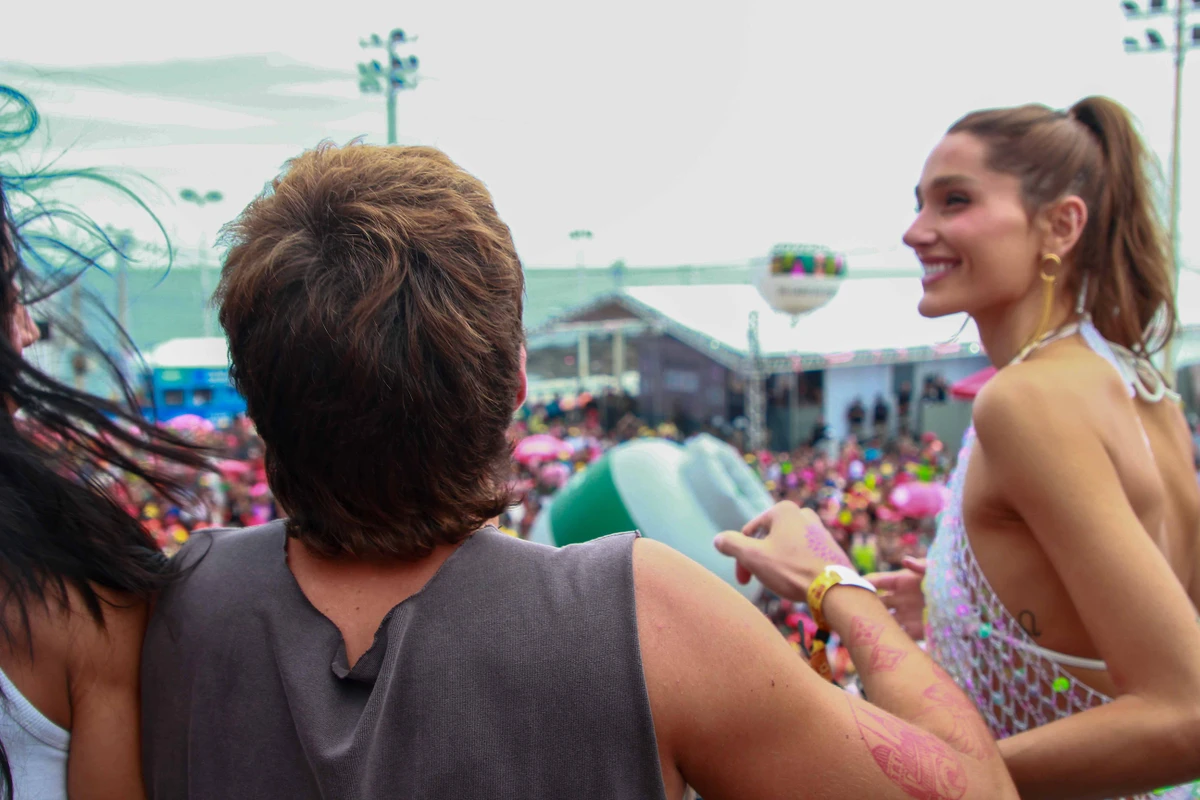 João Lucas e Sasha prestigiam a estreia de Ivete Sangalo no Carnaval 2026 por Vitor Santos / AgNews