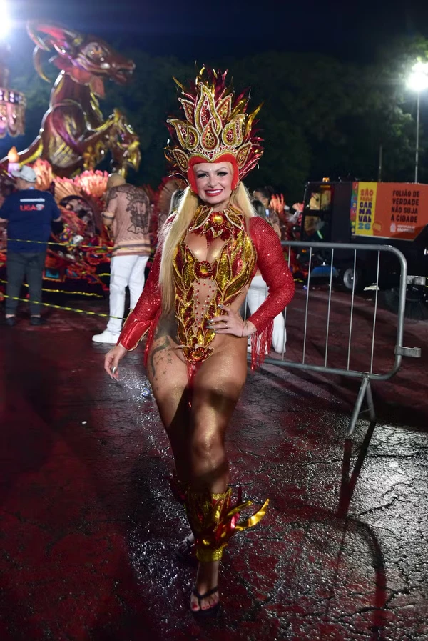 Mulher Pêra por Natália Rampinelli/Agnews