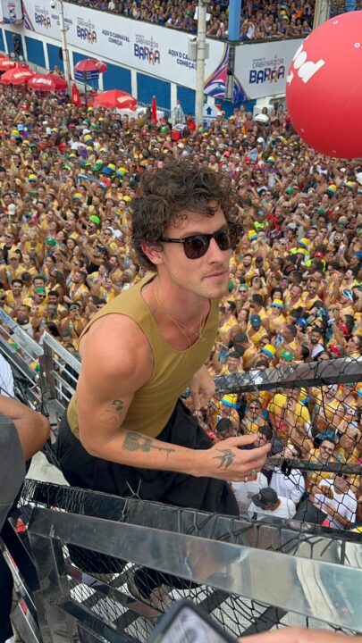 Shawn Mendes estreia no Carnaval de Salvador ao lado de Marquezine em trio de Ivete