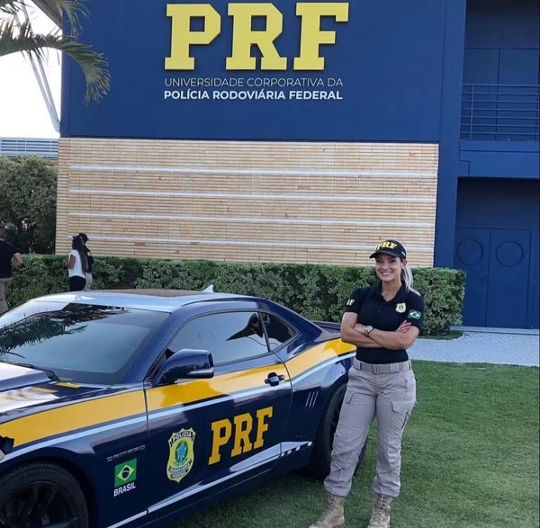 Silmara Miranda assumiu o posto de Loira do Tchan em 2003, substituindo Sheila Mello, hoje trabalha na Polícia Rodoviária Federal em Santa Catarina por Reprodução