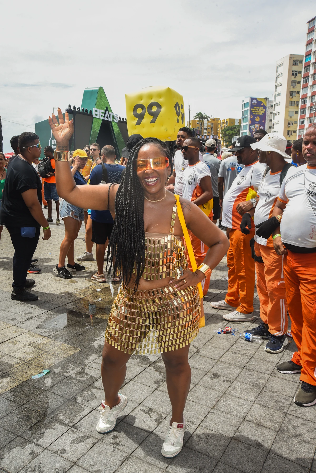 Tia Má curte trio de Ivete Sangalo por Webert Belicio / Agnews