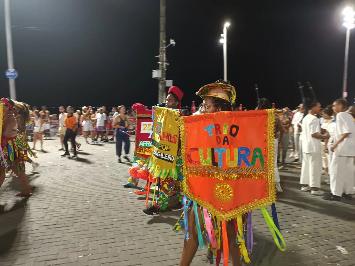Trio da Cultura pelo circuito Barra/Ondina por Pedro Carreiro/CORREIO
