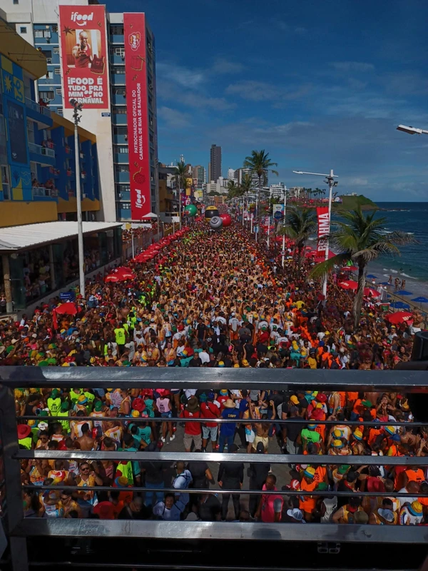 Veja as fotos do Bloco Coruja neste sábado (14) de Carnaval por Sora Maia/CORREIO