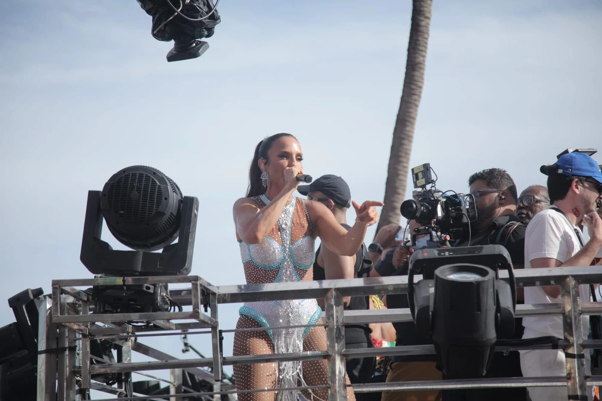 Veja as fotos do Bloco Coruja neste sábado (14) de Carnaval por Sora Maia/CORREIO