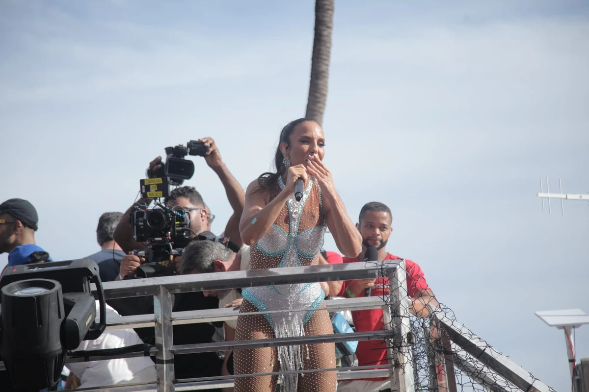 Veja as fotos do Bloco Coruja neste sábado (14) de Carnaval por Sora Maia/CORREIO