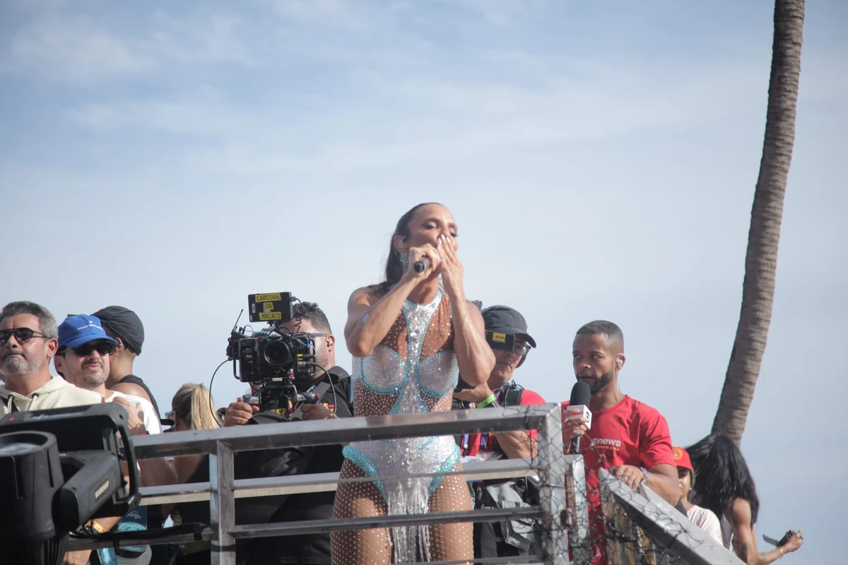 Veja as fotos do Bloco Coruja neste sábado (14) de Carnaval por Sora Maia/CORREIO