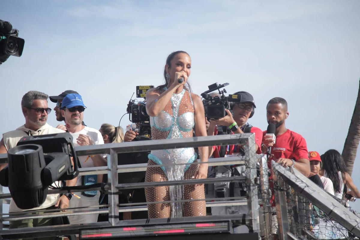 Veja as fotos do Bloco Coruja neste sábado (14) de Carnaval por Sora Maia/CORREIO