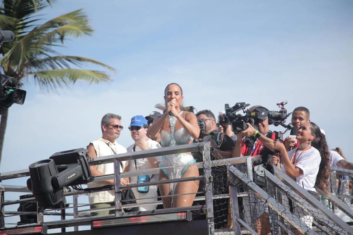 Veja as fotos do Bloco Coruja neste sábado (14) de Carnaval por Sora Maia/CORREIO
