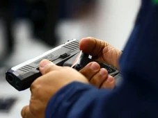 Imagem - ‘Bolsa Pistola’: saiba quem terá direito a financiamento da 1ª arma em bancos públicos