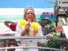 Imagem - Carla Perez se emociona em despedida do bloco Algodão Doce