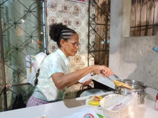 Imagem - Quando o Ilê passa, o Curuzu lucra: moradores transformam cortejo em renda extra