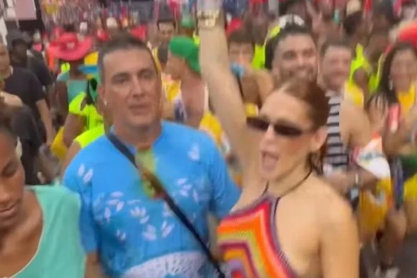 Ana Clara e André Marques no Carnaval de Salvador por Reprodução