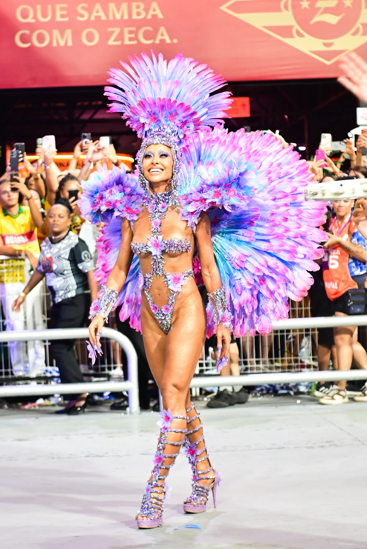 Sabrina Sato pela Gaviões da Fiel por Leo Franco /AgNews