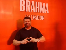 Imagem - Danniel Vieira celebra sucesso de hits no TikTok: 'Trouxe a galera jovem para os clássicos do sertanejo'