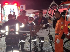 Imagem - Motociclista é transferido de helicóptero para hospital em Salvador após colidir com animal na pista