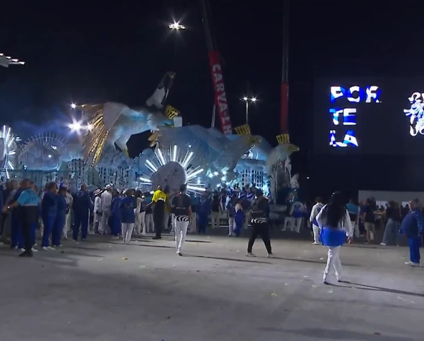 Desfile da Portela no Carnaval 2026 por Reprodução/TV Globo