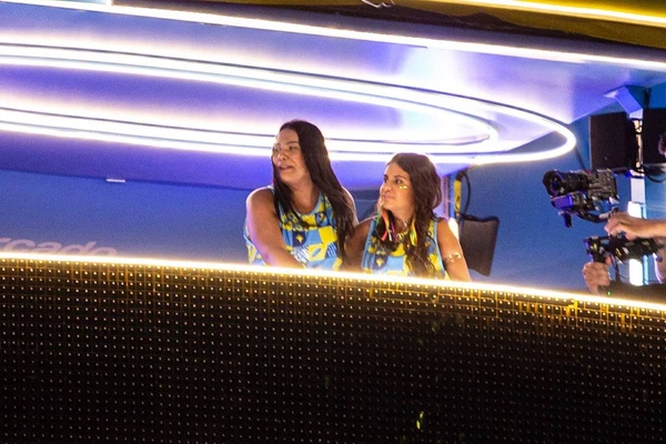 Gabriela e Chaiany foram à Marquês de Sapucaí em ação especial do BBB 26 por Reprodução