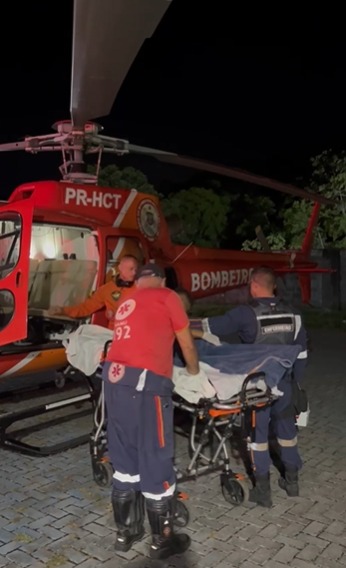 Vítima foi transportada pelo Corpo de Bombeiros por Divulgação