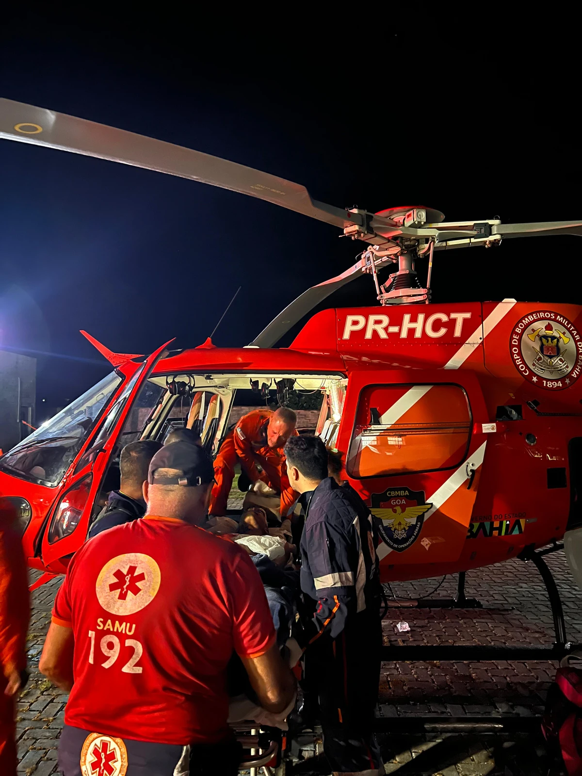 Vítima foi transportada pelo Corpo de Bombeiros por Divulgação