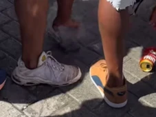 Imagem - Que calor é esse? Celular de folião solta fumaça e público joga cerveja no circuito Osmar