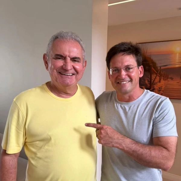 Angelo Coronel e João Roma se reúnem durante Carnaval por Reprodução