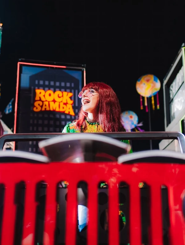 Cão Orelha é homenageado no desfile da Mocidade Independente de Padre Miguel por Mike Bleak/Divulgação