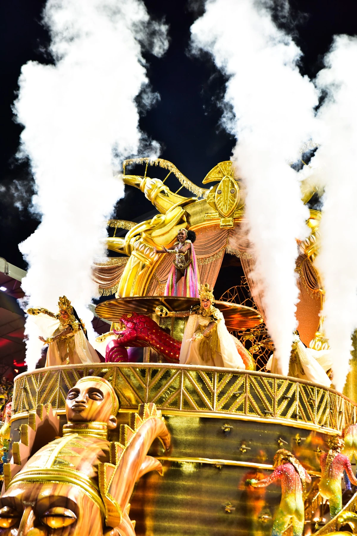 Desfile da Mocidade Alegre por Natália Rampinelli/ AgNews