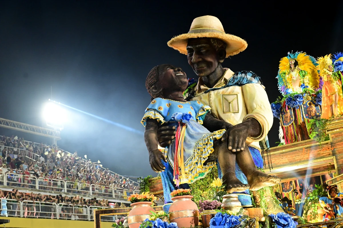 Imagens do desfile da Viradouro por  Leo Franco / AgNews