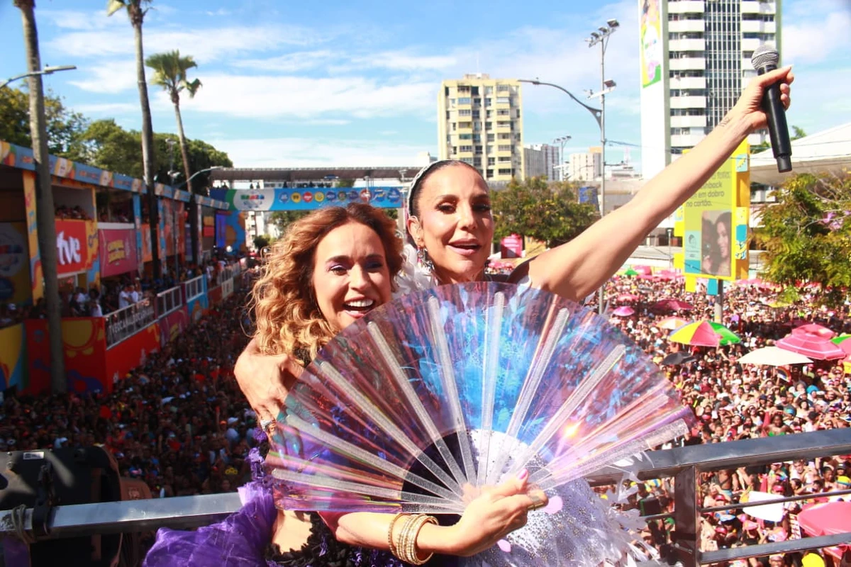 Ivete recebe Daniela Mercury em seu trio em Salvador por Vitor Santos/ AgNews