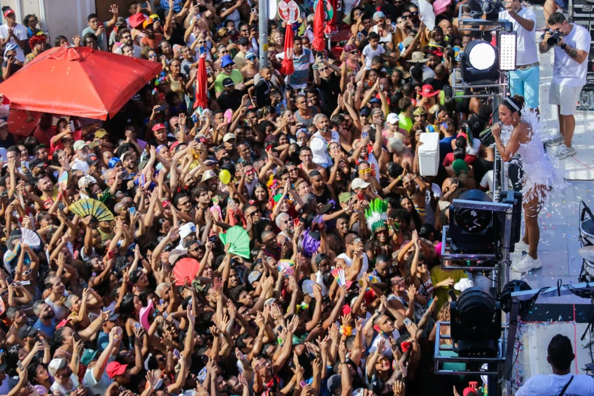 Ivete Sangalo reuniu multidão no Campo Grande