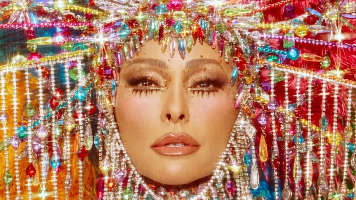 Sabrina Sato desfila pela Vila Isabel, no Rio de Janeiro