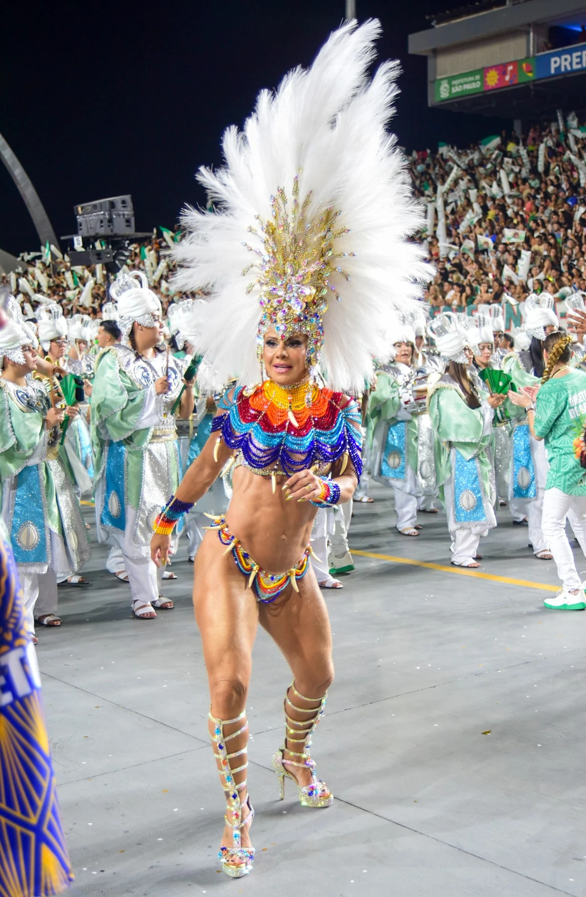 Viviane Araújo usa mesma fantasia que utilizou no desfile de 2012 pela Mancha verde para desfile do acesso 1 das escolas de samba de SP por Edu Araujo/ Agnews 