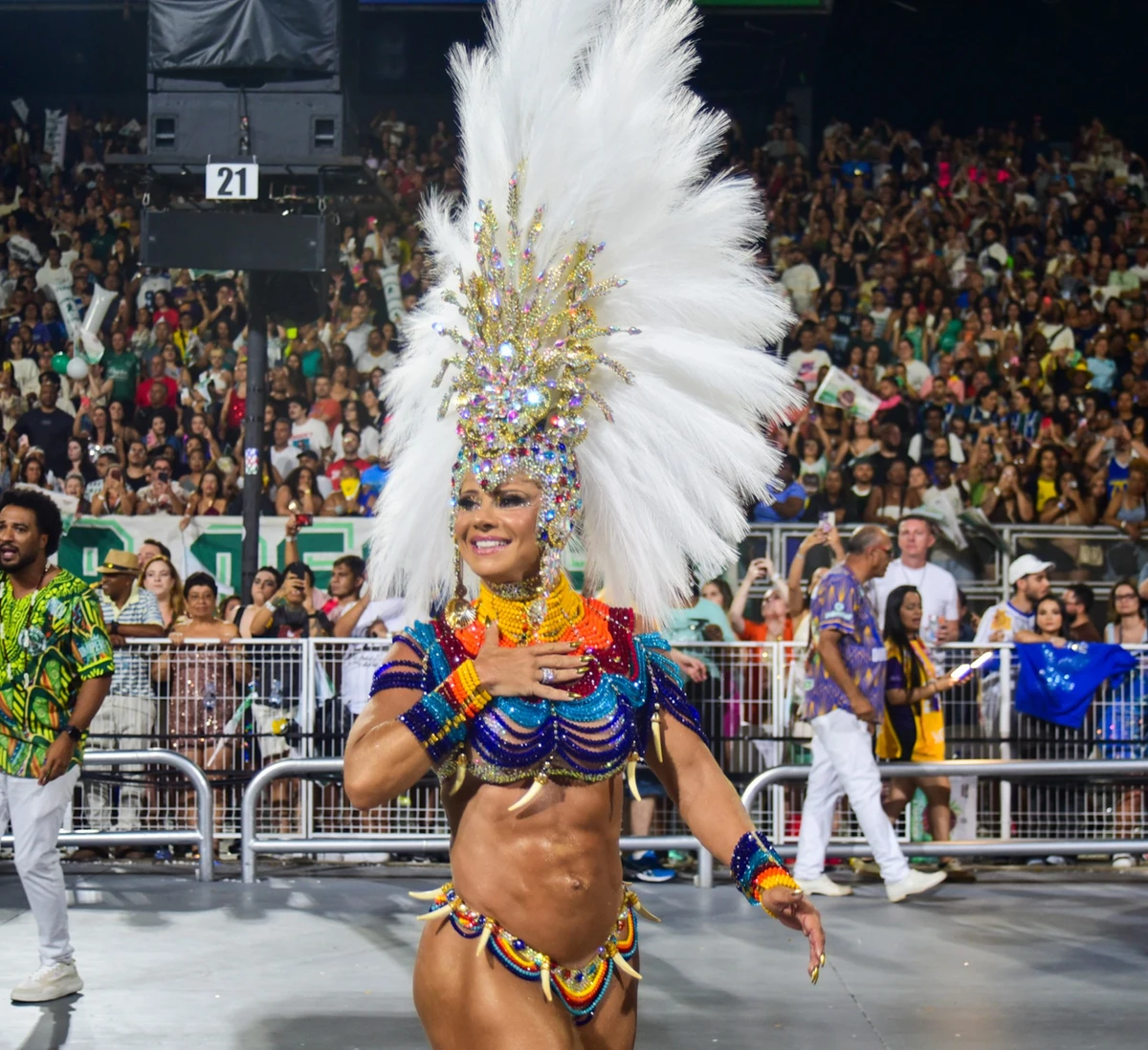 Viviane Araújo usa mesma fantasia que utilizou no desfile de 2012 pela Mancha verde para desfile do acesso 1 das escolas de samba de SP por Edu Araujo/ Agnews 