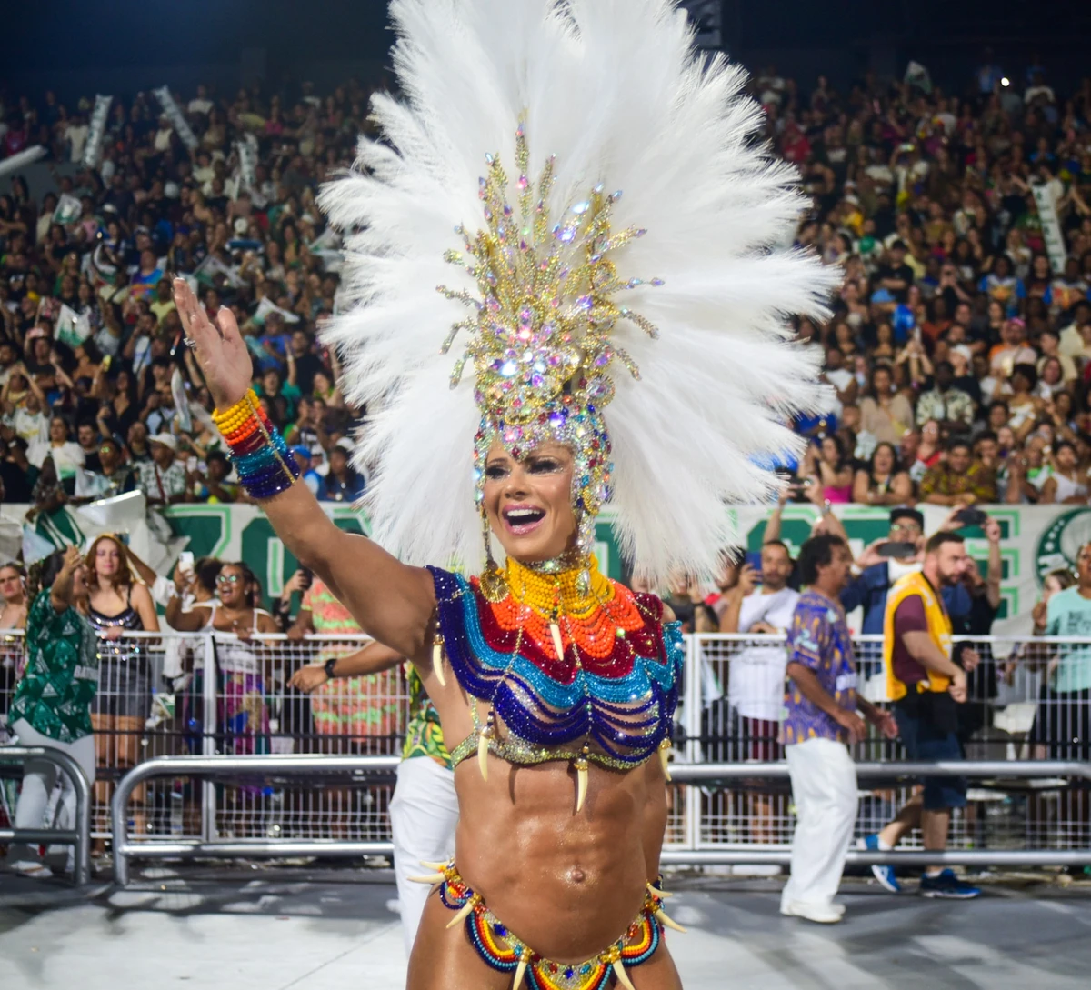 Viviane Araújo usa mesma fantasia que utilizou no desfile de 2012 pela Mancha verde para desfile do acesso 1 das escolas de samba de SP